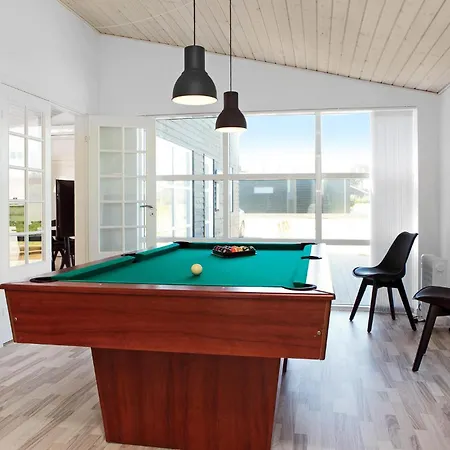 Engdraget With Fireplace Holiday home *