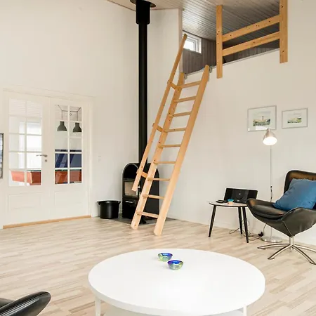 4 Bedroom Stunning In Holiday home Lokken
