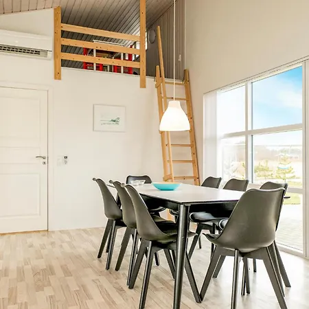 4 Bedroom Stunning In Holiday home