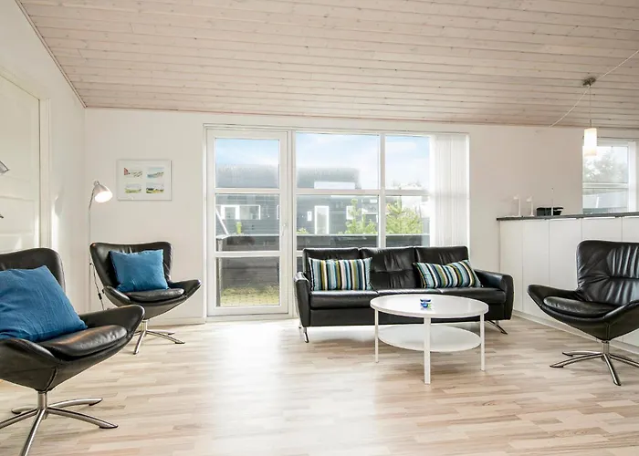 Engdraget With Fireplace Tatil Evi *